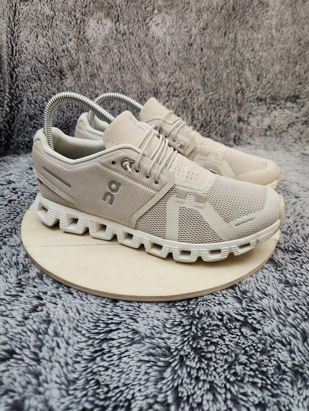 On Cloud 5 Womens Size 8.5 Pearl White Running Shoes